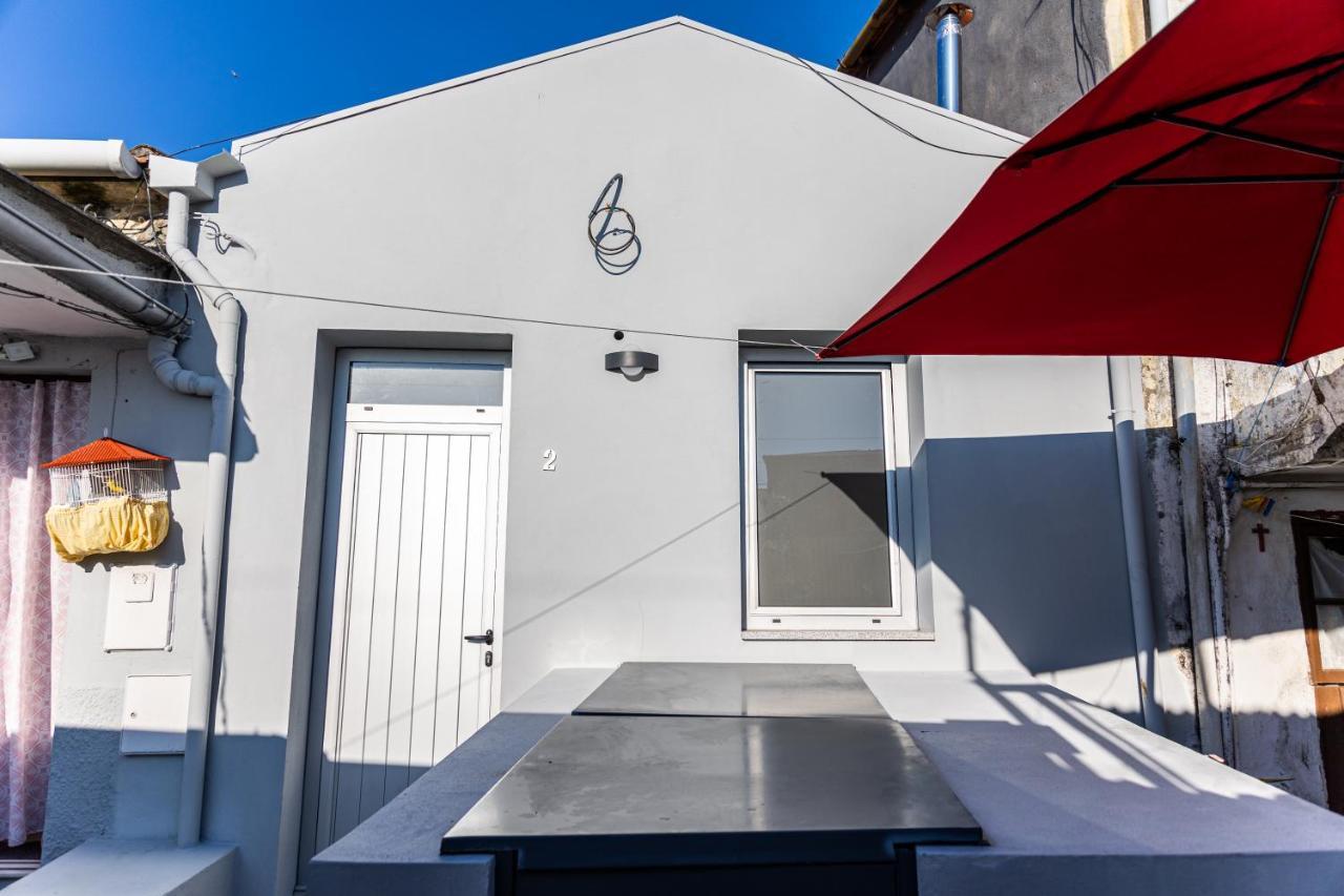 House On A Rustic Island At Campanha Trainstation Apartment Porto Exterior photo